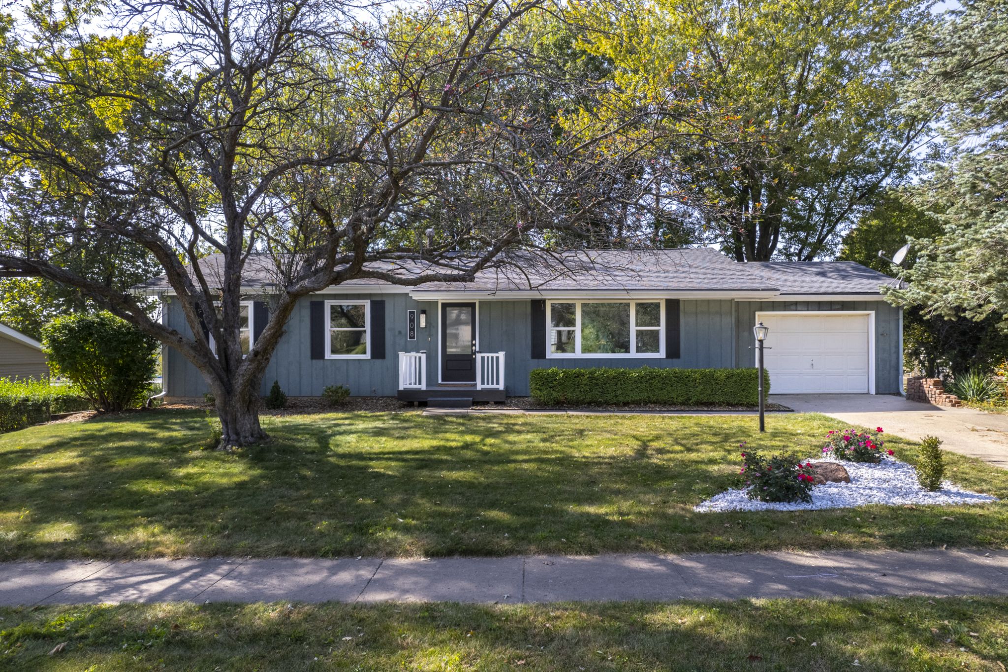 908 14th Avenue, Coralville, IA, Image 2