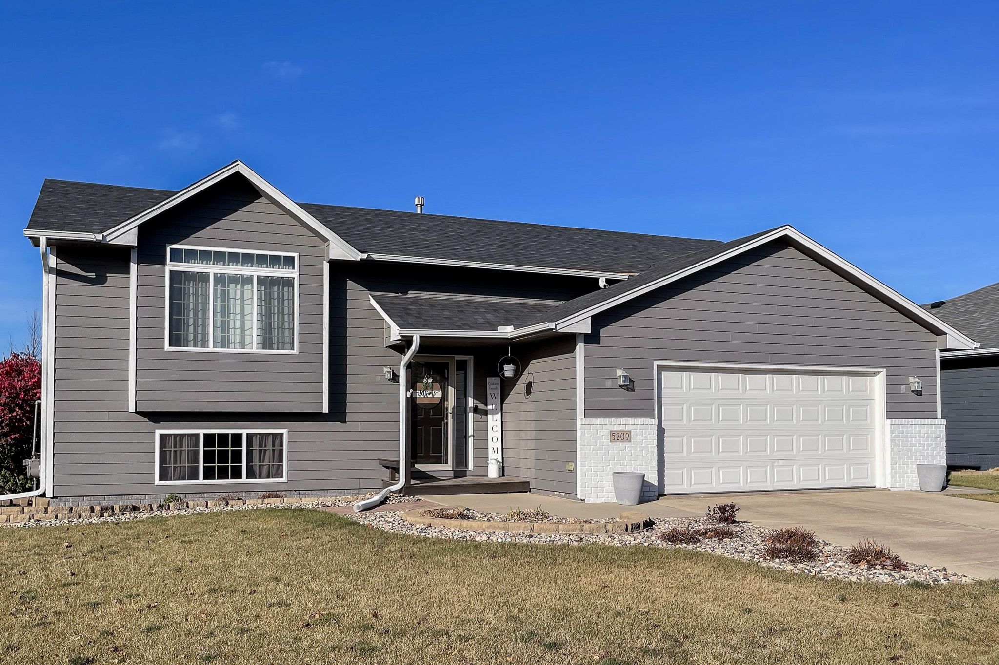 5209 S Donegal Ave, Sioux Falls, SD, Image 0