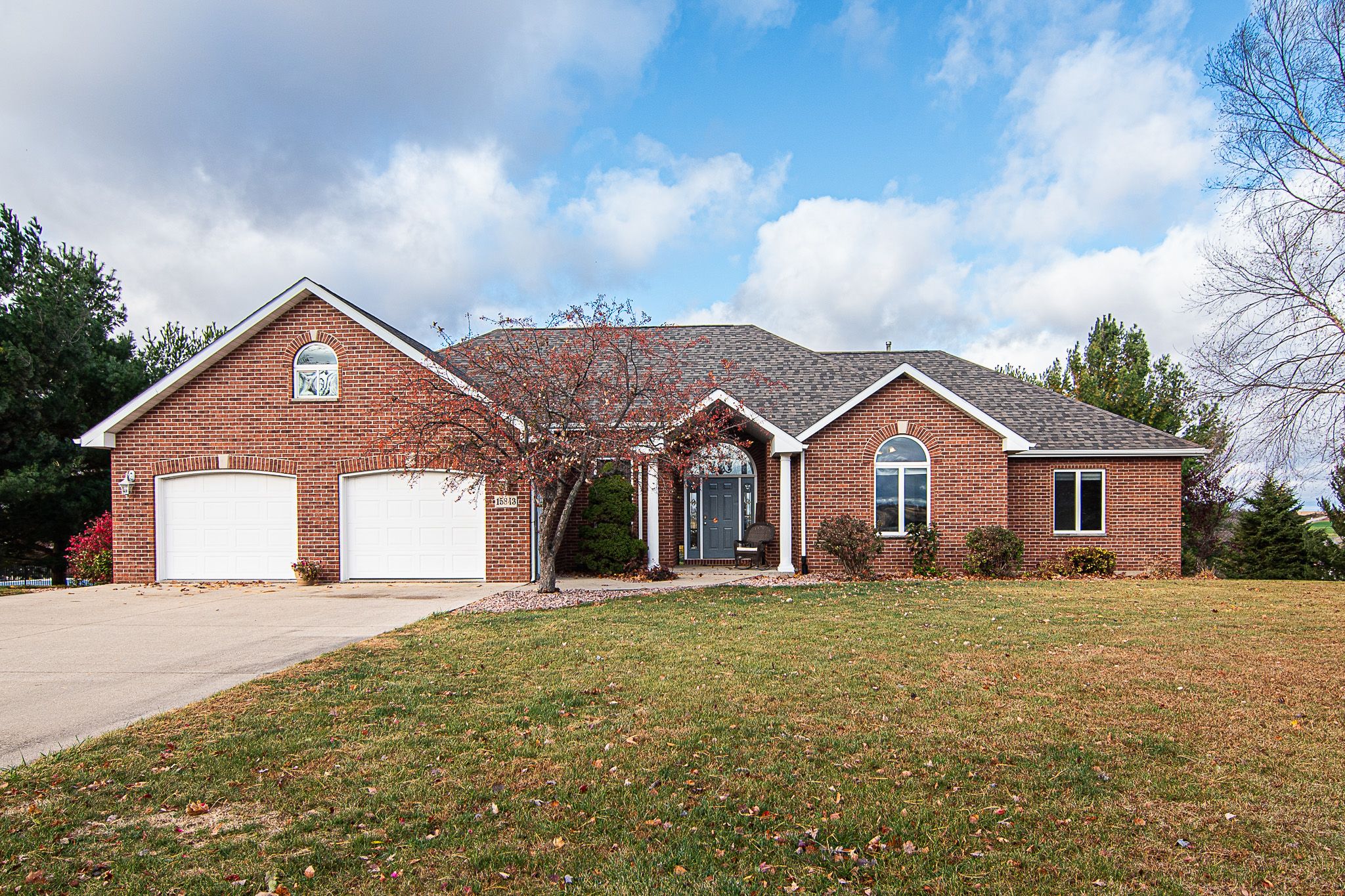 15807 Woodmoor Drive, Dubuque, IA, Image 3