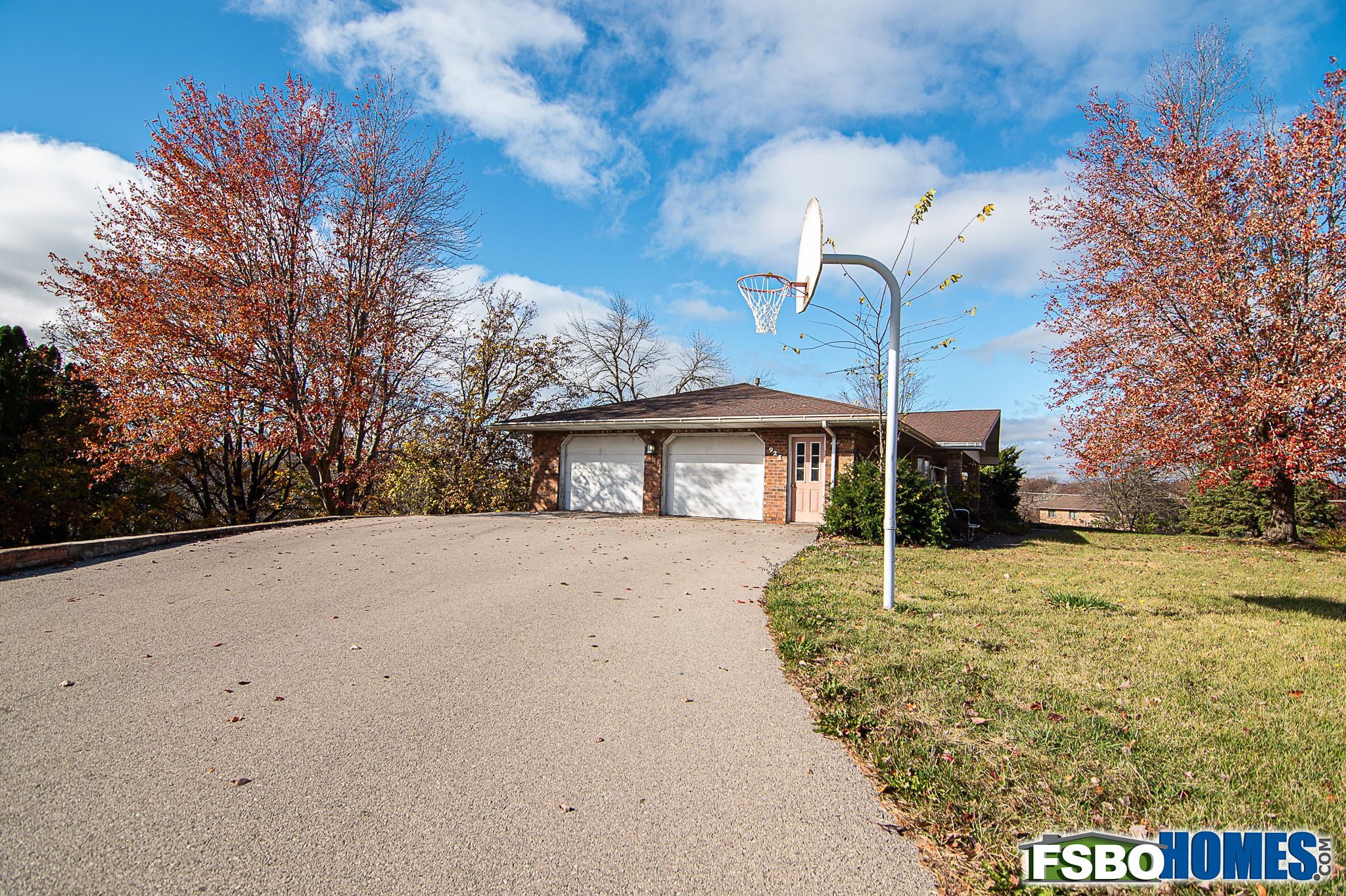 921 Arrowhead Drive, East Dubuque, IL, Image 2