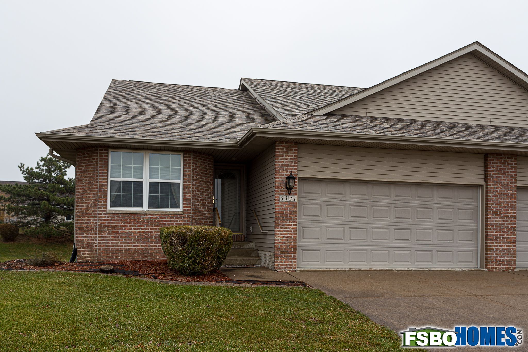 5321 Red Fox Rd, Bettendorf, IA, Image 0